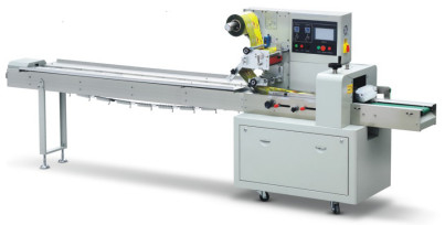 Film horizontal rotatoire automatique de machine à emballer d'écoulement tirant vers le bas